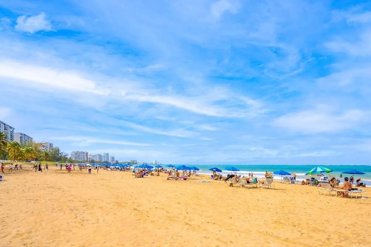 Family Beach Getaway- Isla Verde Paradise Σαν Χουάν Διαμέρισμα