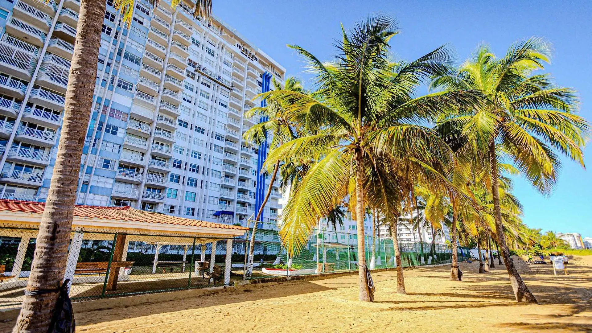 Family Beach Getaway- Isla Verde Paradise San Juan